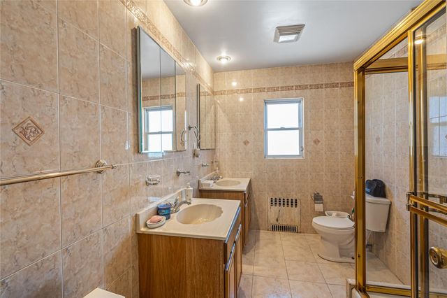160-15 12th Avenue, Beechhurst, NY 11357