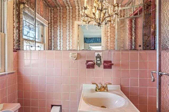 160-15 12th Avenue, Beechhurst, NY 11357