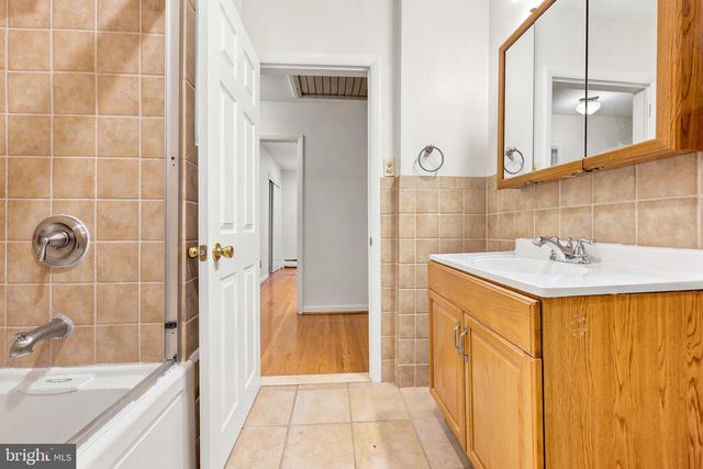 412 YORKSHIRE RD, Bryn Mawr, PA 19010