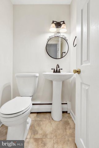 412 YORKSHIRE RD, Bryn Mawr, PA 19010