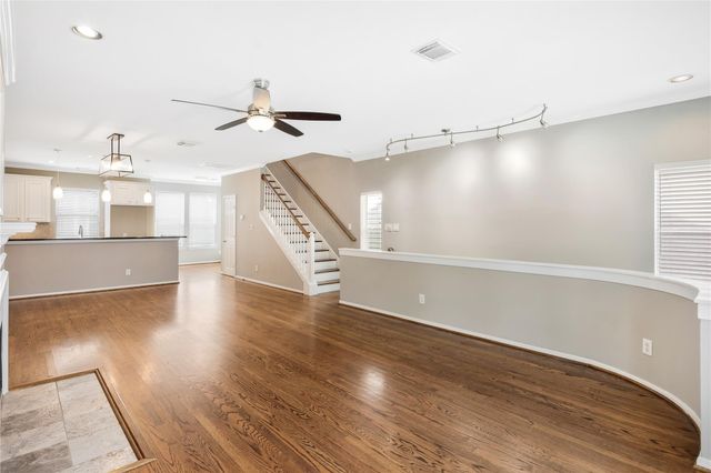 2615 W Dallas Street, Houston, TX 77019