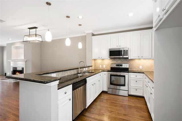 2615 W Dallas Street, Houston, TX 77019