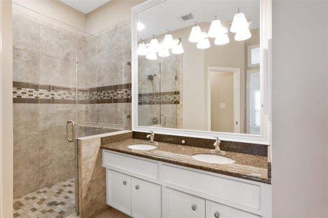 2615 W Dallas Street, Houston, TX 77019