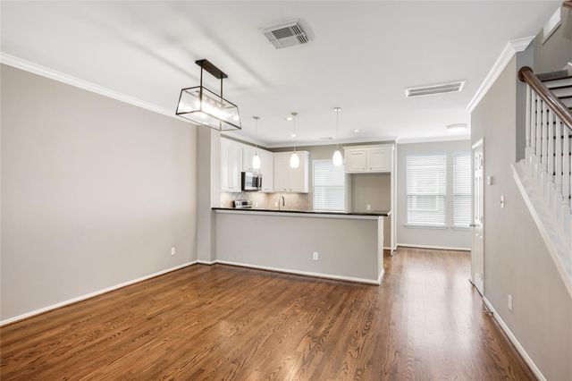 2615 W Dallas Street, Houston, TX 77019
