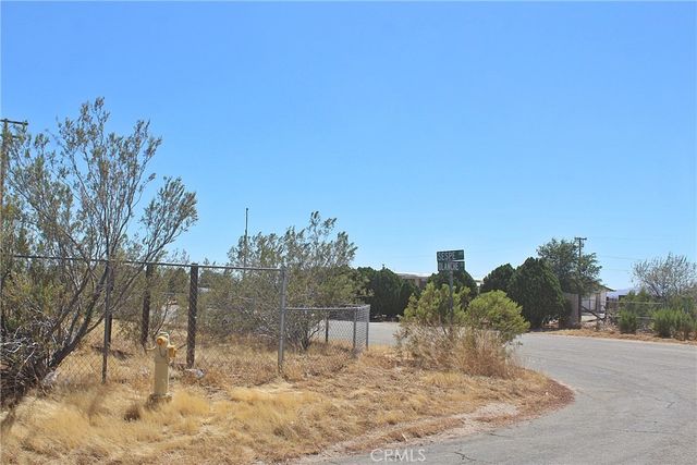 11 Olanche Avenue, Mojave, CA 93501