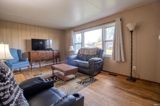 105 W Green Street, San Pierre, IN 46374