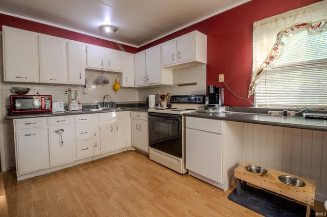 105 W Green Street, San Pierre, IN 46374