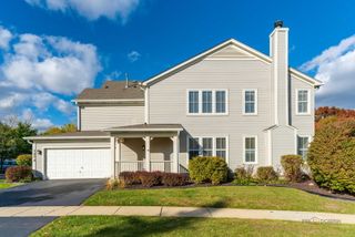 2858 Falling Waters Lane, Lindenhurst, IL 60046