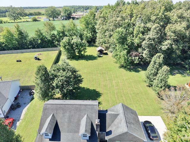 90 Heather Hts, Bradyville, TN 37026