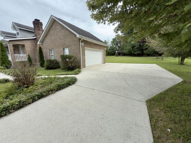 90 Heather Hts, Bradyville, TN 37026