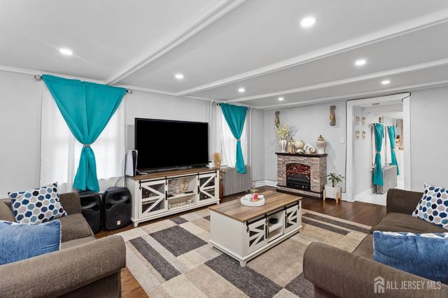 11 Main Street, Englishtown, NJ 07726
