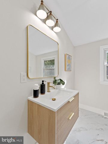 36 MOTT ST, Lawnside, NJ 08045