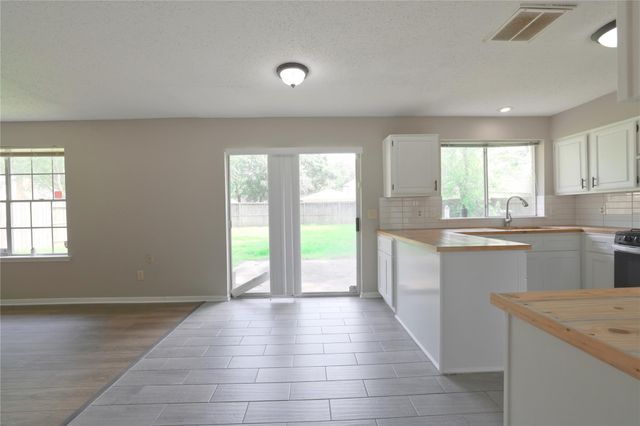 15918 Pinyon Creek Drive, Houston, TX 77095