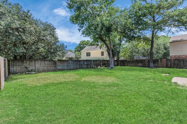 15918 Pinyon Creek Drive, Houston, TX 77095