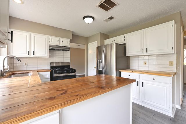 15918 Pinyon Creek Drive, Houston, TX 77095