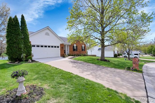 3193 Moss Pointe Drive, St Charles, MO 63303