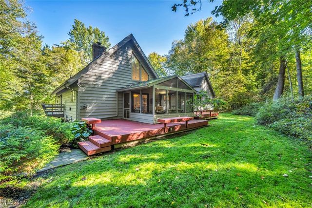 8405 Lucerne Drive, Chagrin Falls, OH 44023