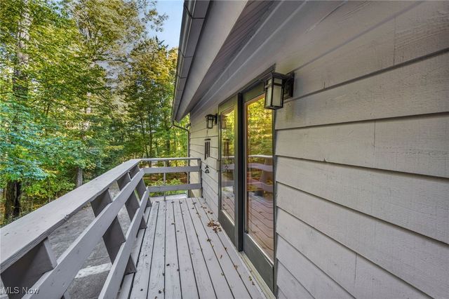 8405 Lucerne Drive, Chagrin Falls, OH 44023