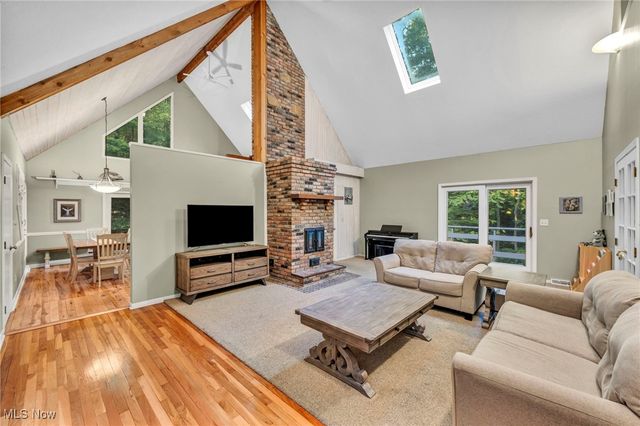 8405 Lucerne Drive, Chagrin Falls, OH 44023