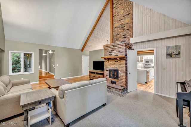 8405 Lucerne Drive, Chagrin Falls, OH 44023