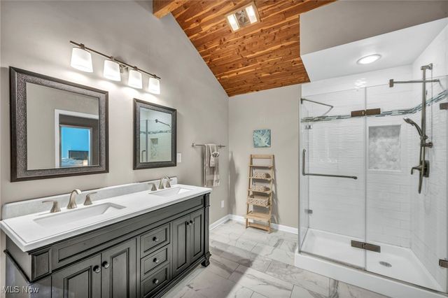 8405 Lucerne Drive, Chagrin Falls, OH 44023