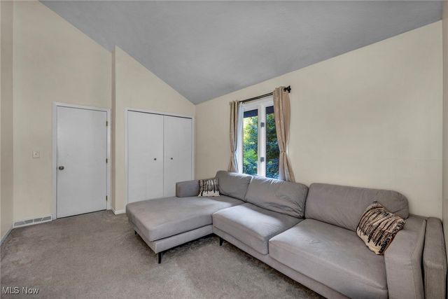 8405 Lucerne Drive, Chagrin Falls, OH 44023