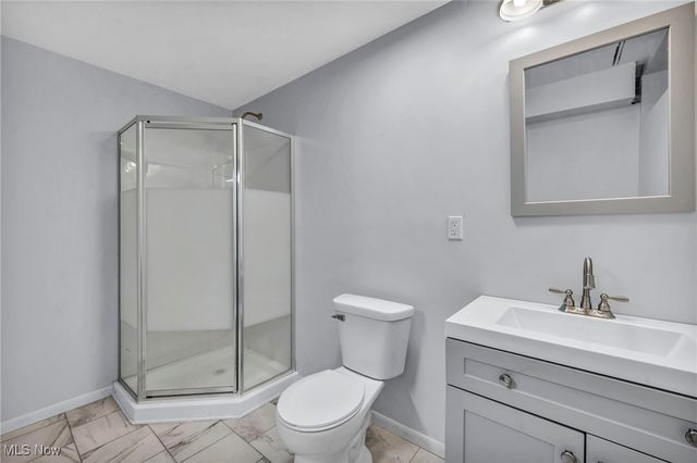 8405 Lucerne Drive, Chagrin Falls, OH 44023