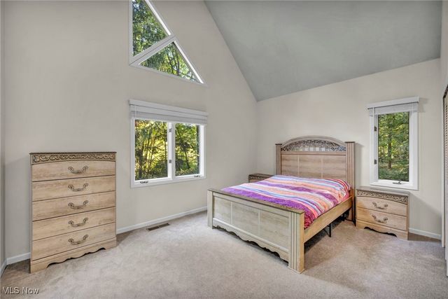 8405 Lucerne Drive, Chagrin Falls, OH 44023