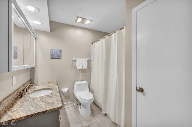 8405 Lucerne Drive, Chagrin Falls, OH 44023