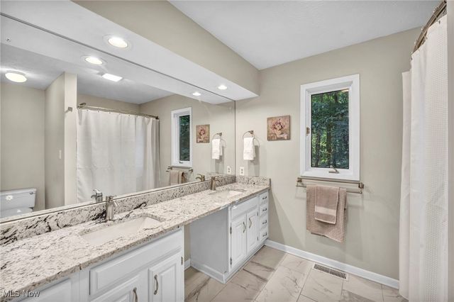 8405 Lucerne Drive, Chagrin Falls, OH 44023