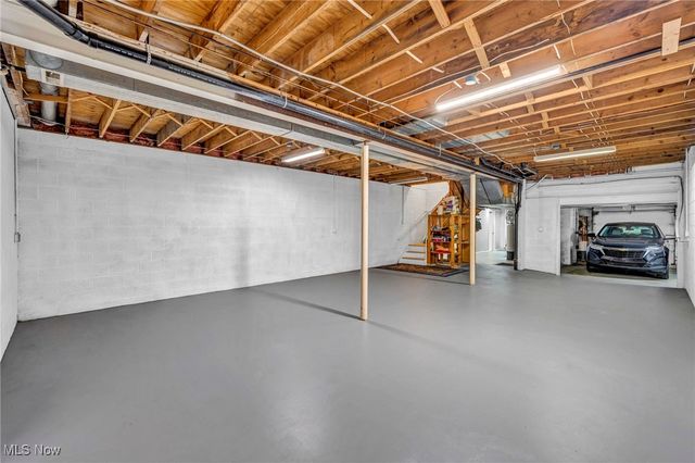 8405 Lucerne Drive, Chagrin Falls, OH 44023