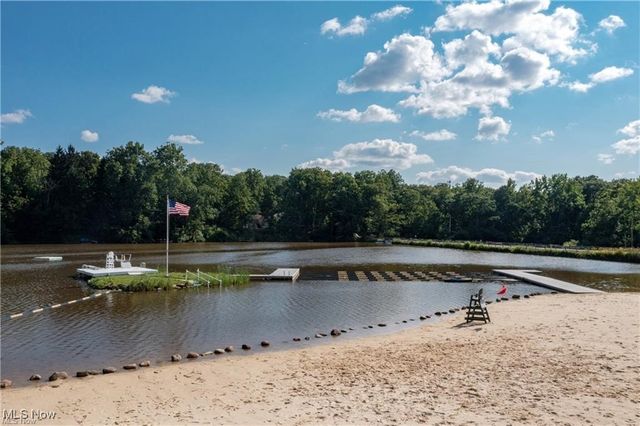 8405 Lucerne Drive, Chagrin Falls, OH 44023