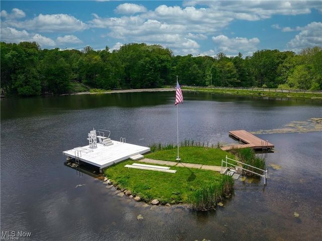 8405 Lucerne Drive, Chagrin Falls, OH 44023