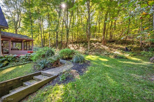 8405 Lucerne Drive, Chagrin Falls, OH 44023