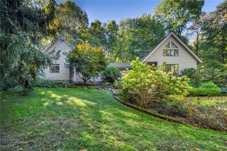 8405 Lucerne Drive, Chagrin Falls, OH 44023
