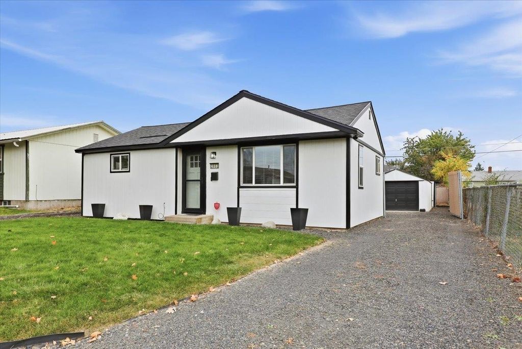 2802 N N Smith St, Spokane, WA 99207 photo 2