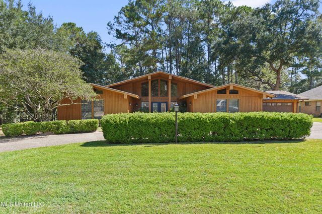 7415 Mahalo Hui Drive, Diamondhead, MS 39525
