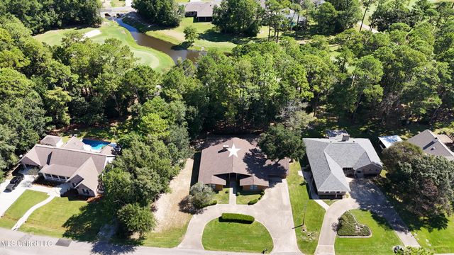 7415 Mahalo Hui Drive, Diamondhead, MS 39525