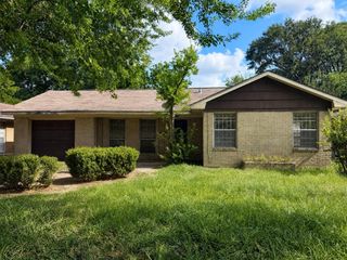 615 Glenburnie Drive, Houston, TX 77022