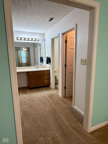 1019 E Killian Drive, Mooresville, IN 46158