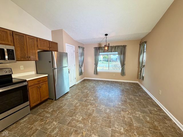 1019 E Killian Drive, Mooresville, IN 46158