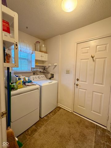 1019 E Killian Drive, Mooresville, IN 46158