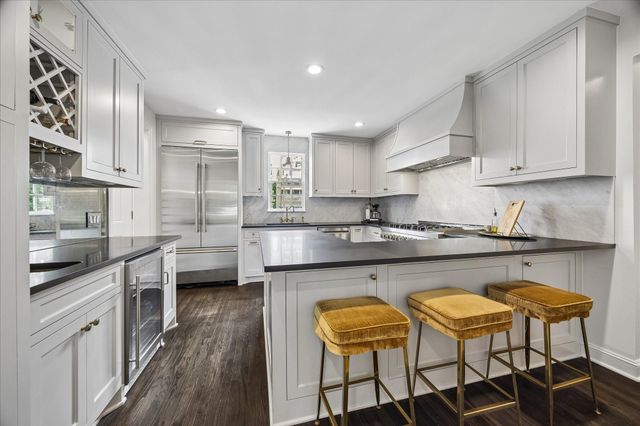 2439 Stanmore Drive, Houston, TX 77019