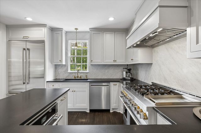 2439 Stanmore Drive, Houston, TX 77019