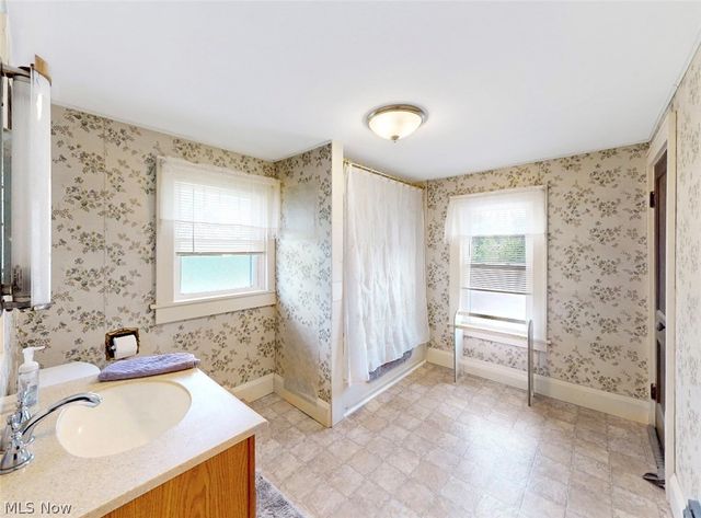 6201 Richville Drive SW, Navarre, OH 44662
