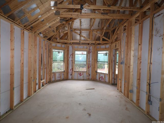 104 Greeley Drive, Floresville, TX 78114