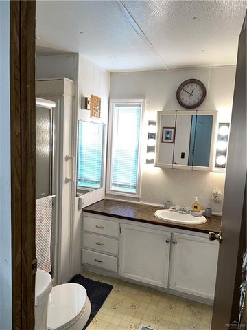 909 Tangelo Drive, La Feria, TX 78559