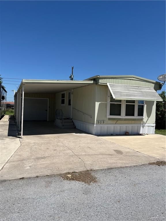 909 Tangelo Drive, La Feria, TX 78559