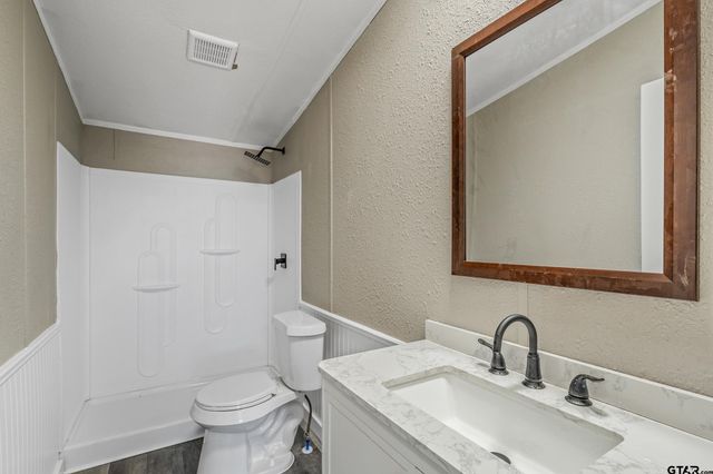 1121 Pecan Ridge, Chandler, TX 75758