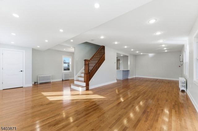 64 Harrison St, Little Falls Twp., NJ 07424